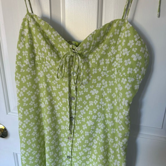 Princess Polly Flower Dress - Picture 4 of 4